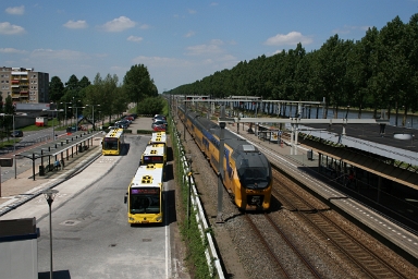 NS VIRM at Maarssen An unidentified Nederlandse Spoorwegen VIRM EMU approaches Maarssen on 6th June 2014.