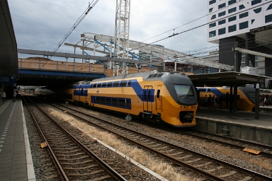 NS VIRM at Amsterdam CS An unidentified Nederlandse Spoorwegen VIRM EMU awaits departure from Amsterdam Centraal on 8th June 2014.
